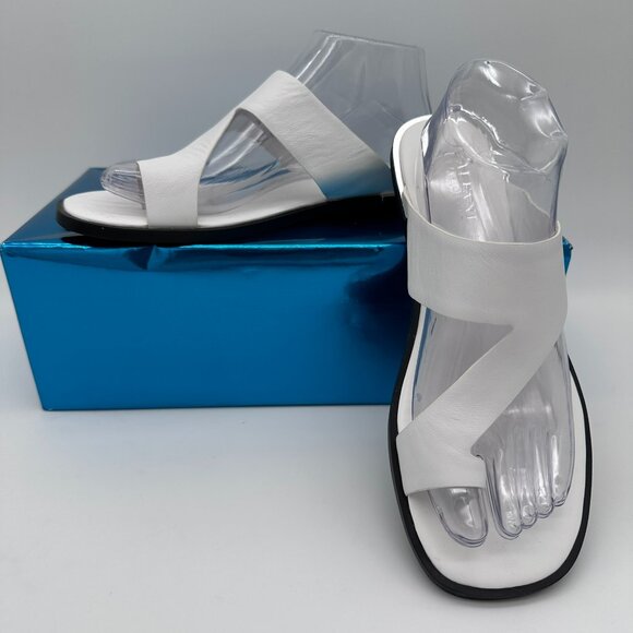 NWOT Alfani Women's Freddee Toe-Ring Flat Leather Slide Sandals, Size 8M,‎ White - Picture 1 of 12